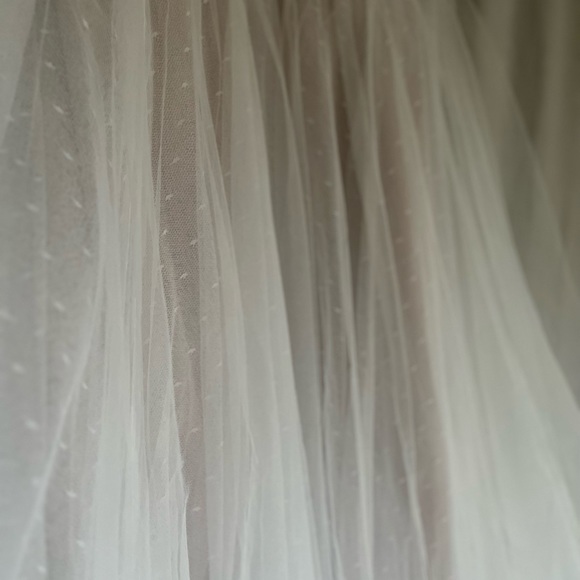 Thistle by willowby wedding dress - Picture 5 of 6